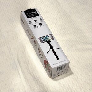 Selfie stick tripod for phone